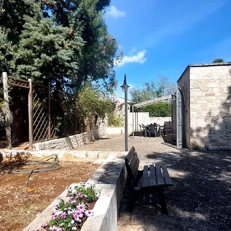 Il Trullo Delle Rose, Monopoli By Il Pumo Di Puglia *