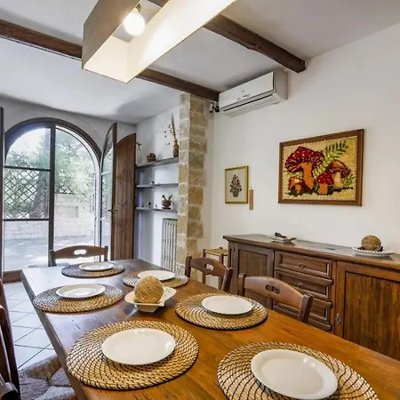 Il Trullo Delle Rose, Monopoli By Il Pumo Di Puglia Cozzana