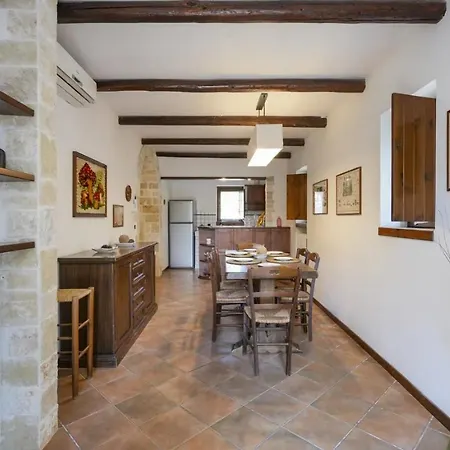 Il Trullo Delle Rose, Monopoli By Il Pumo Di Puglia Cozzana